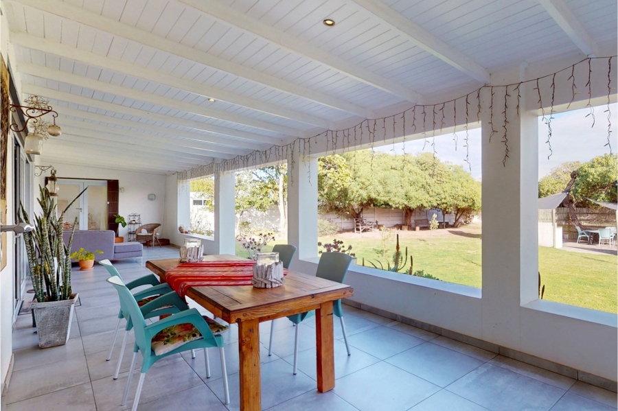 4 Bedroom Property for Sale in Middedorp Western Cape